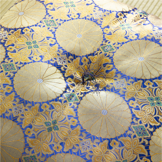 お仏壇 手と手 織り込み座布団 青