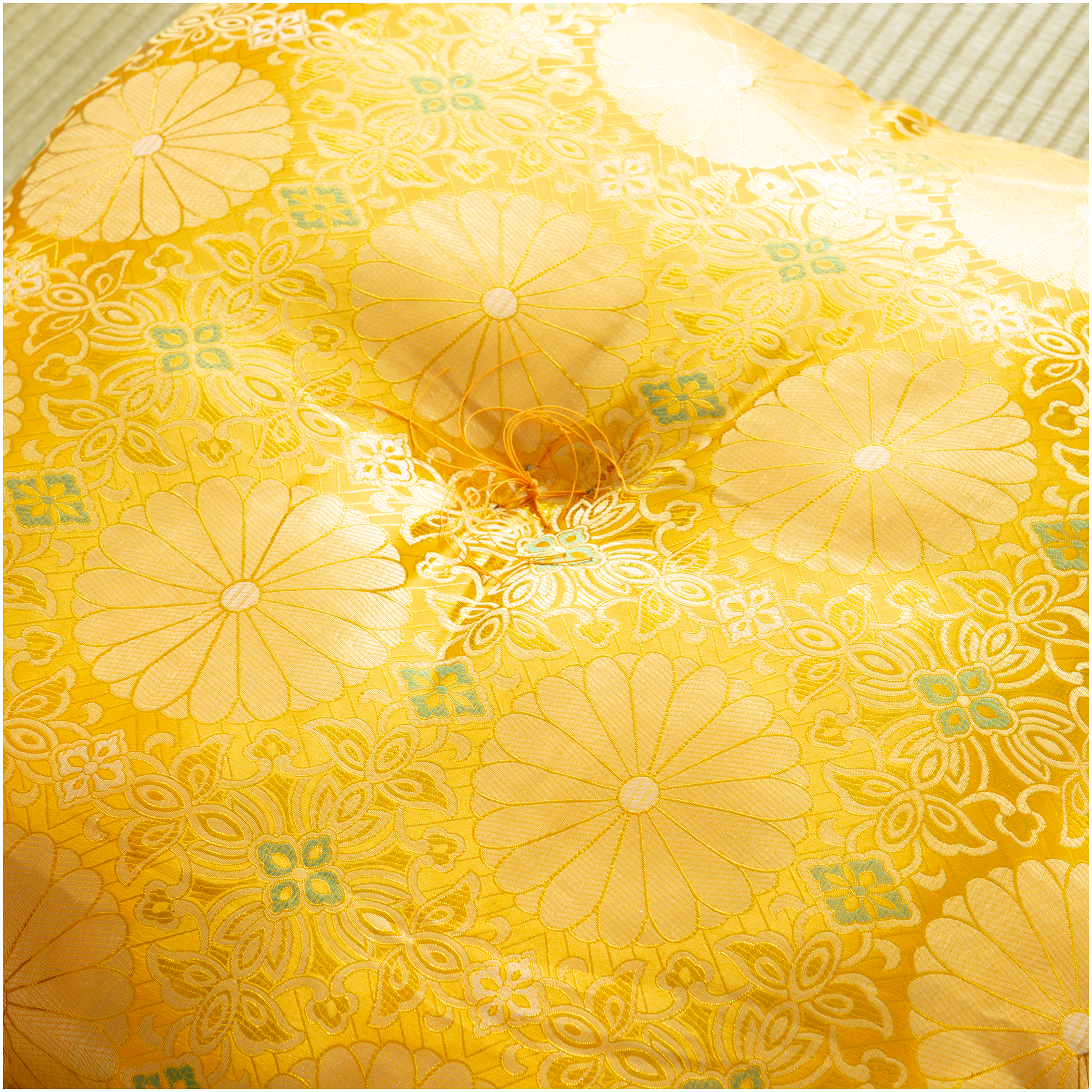 お仏壇 手と手 織り込み座布団 黄色