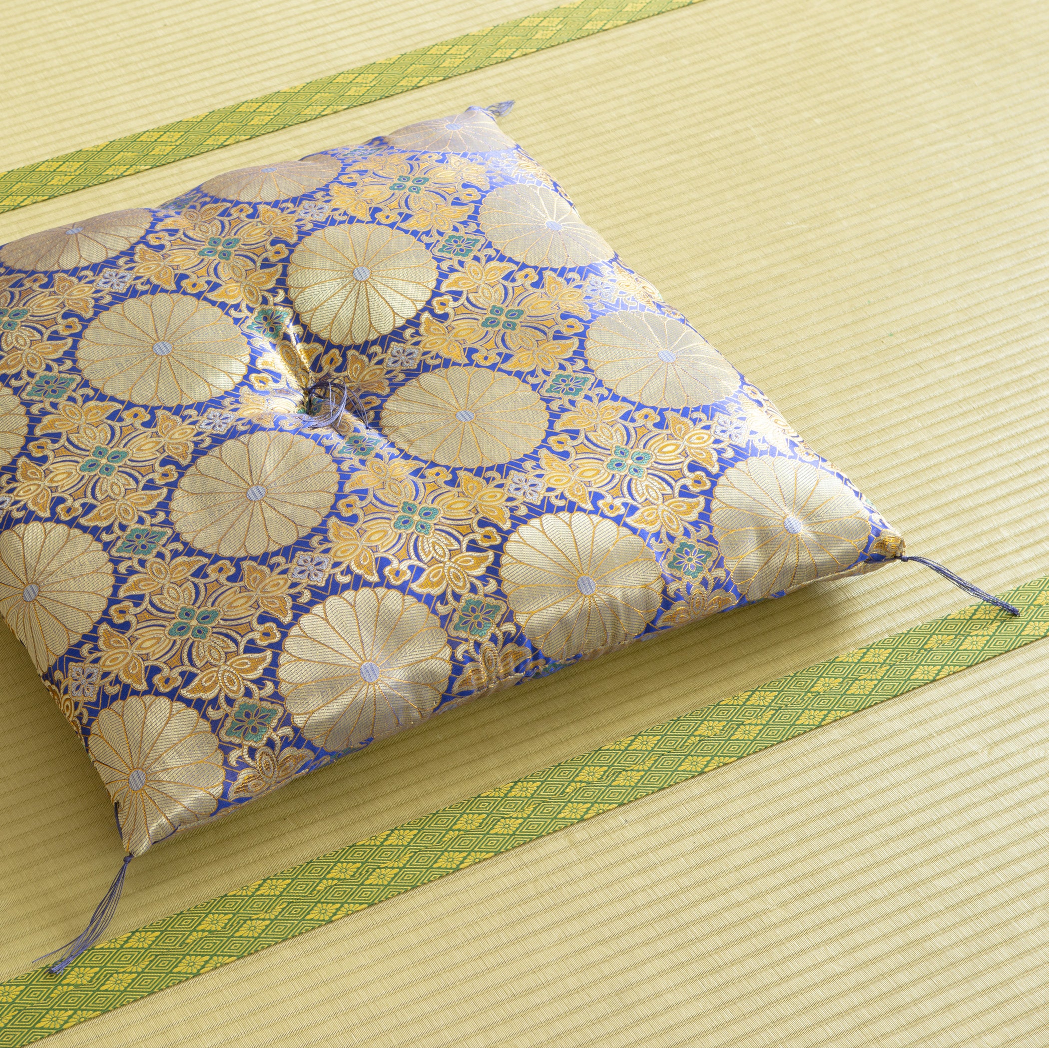 お仏壇 手と手 織り込み座布団 青